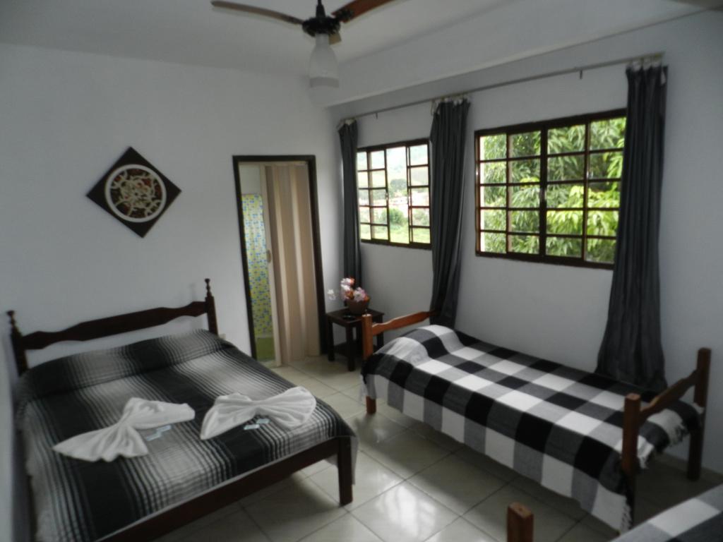 Pousada Hospedaria Santa Clara Santa Rita de Jacutinga Habitación foto